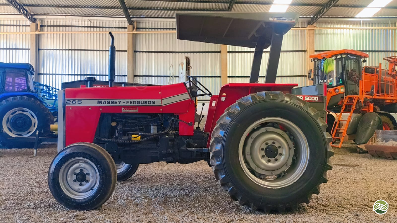 TRATOR MASSEY FERGUSON MF 265 Tração 4x2 Jorginho Tratores PARANAVAI PARANÁ PR