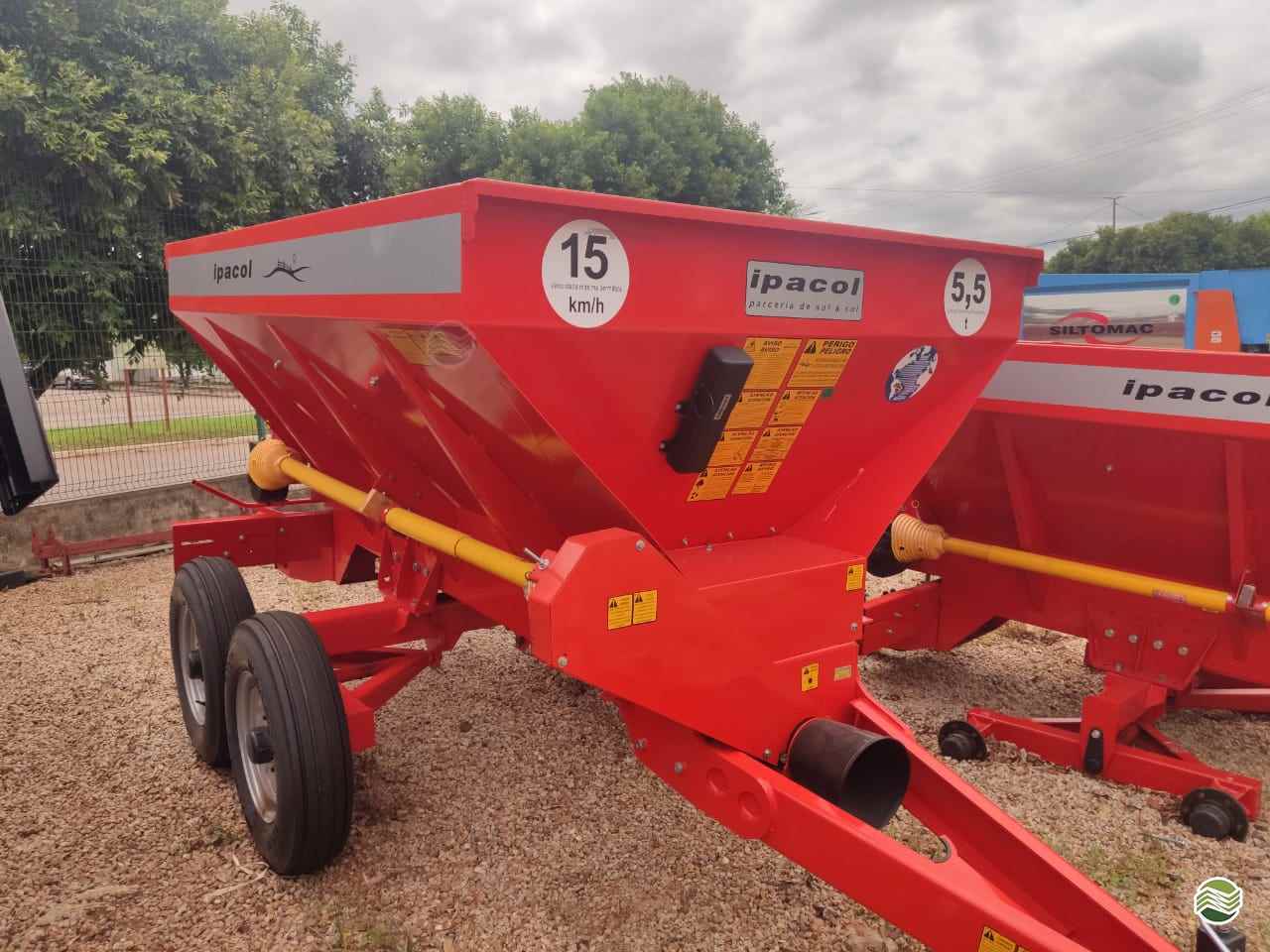 IMPLEMENTOS AGRICOLAS DISTRIBUIDOR CALCÁRIO 5500 Kg Agro Shopping RONDONOPOLIS MATO GROSSO MT