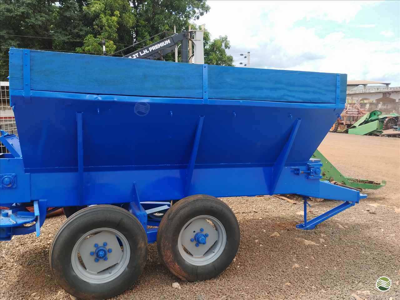 IMPLEMENTOS AGRICOLAS DISTRIBUIDOR CALCÁRIO 5000 Kg Mezenga Máquinas NOVA ALVORADA DO SUL MATO GROSSO DO SUL MS