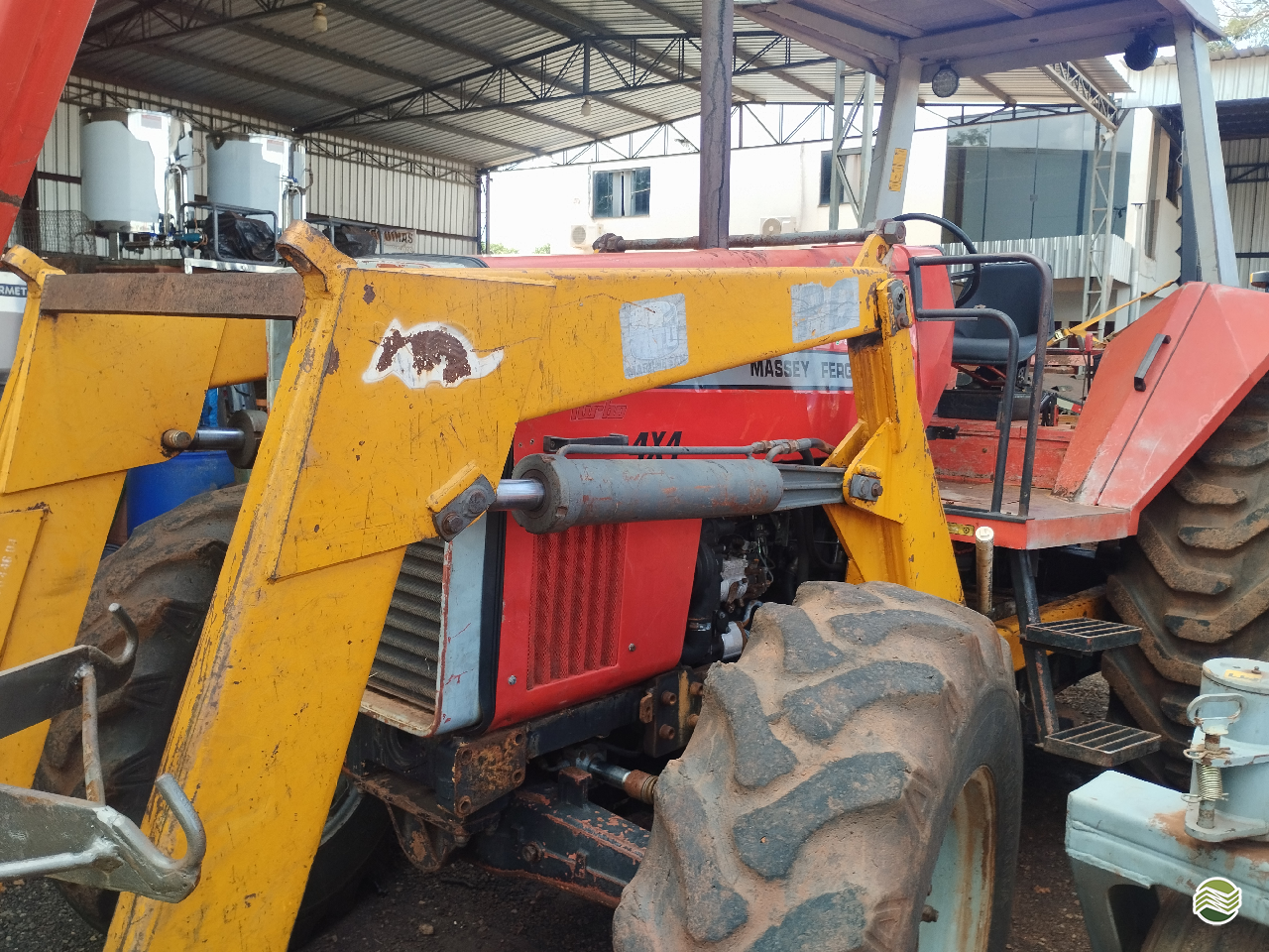 TRATOR MASSEY FERGUSON MF 650 Tração 4x4 Mezenga Máquinas NOVA ALVORADA DO SUL MATO GROSSO DO SUL MS