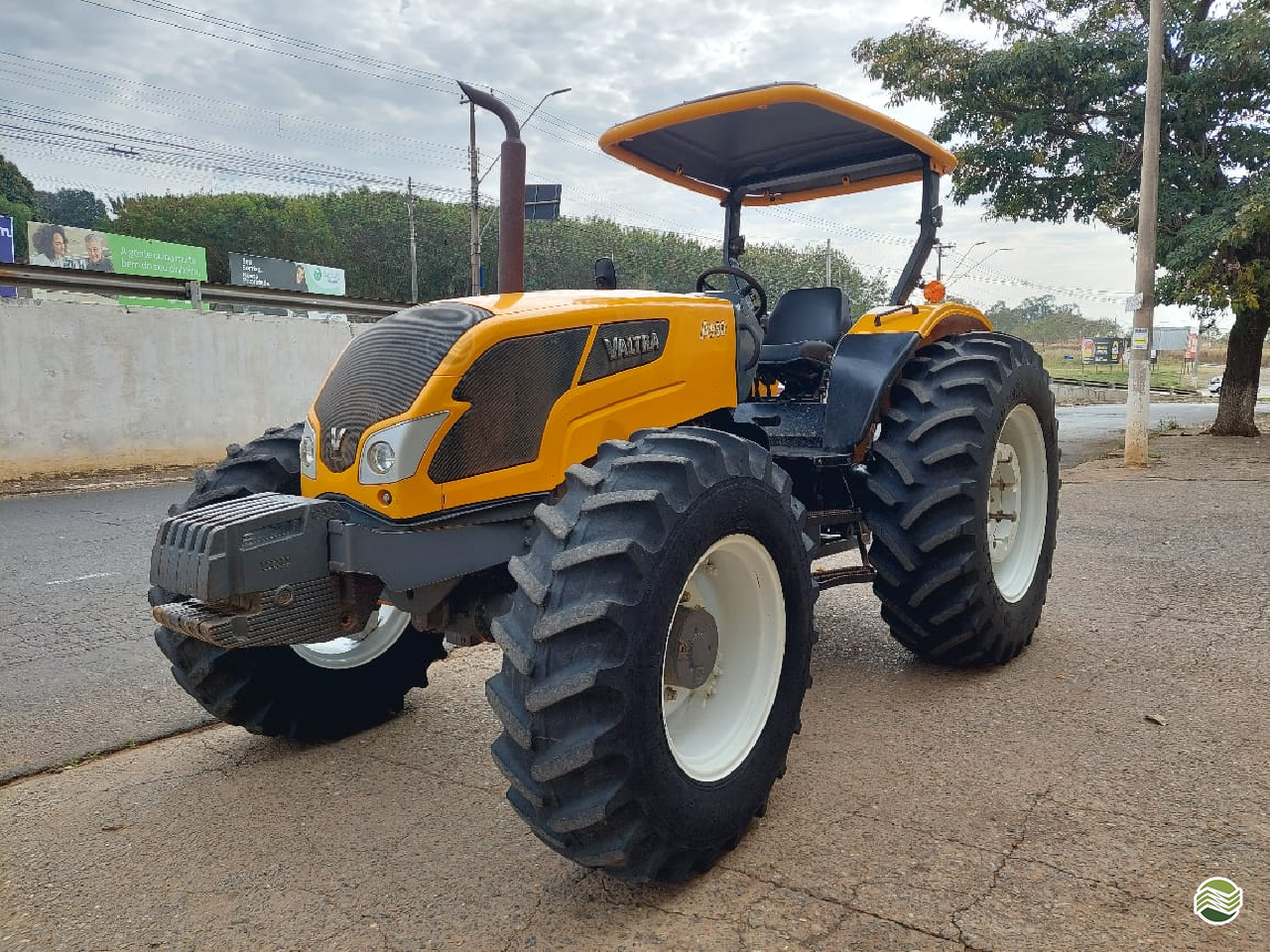 TRATOR VALTRA VALTRA A950 Tração 4x4 Montemag Tratores MONTE MOR SÃO PAULO SP