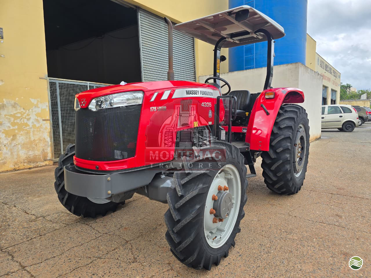 TRATOR MASSEY FERGUSON MF 4305 Tração 4x4 Montemag Tratores MONTE MOR SÃO PAULO SP