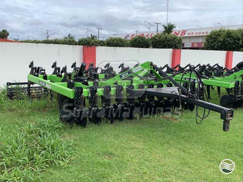 IMPLEMENTOS AGRICOLAS ESCARIFICADOR 13 HASTES DISCO CORTE Supra Máquinas LUCAS DO RIO VERDE MATO GROSSO MT