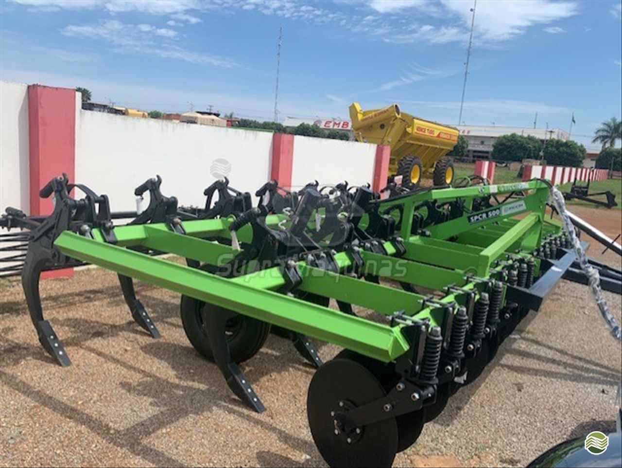IMPLEMENTOS AGRICOLAS SUBSOLADOR 10 HASTES DISCO CORTE Supra Máquinas LUCAS DO RIO VERDE MATO GROSSO MT