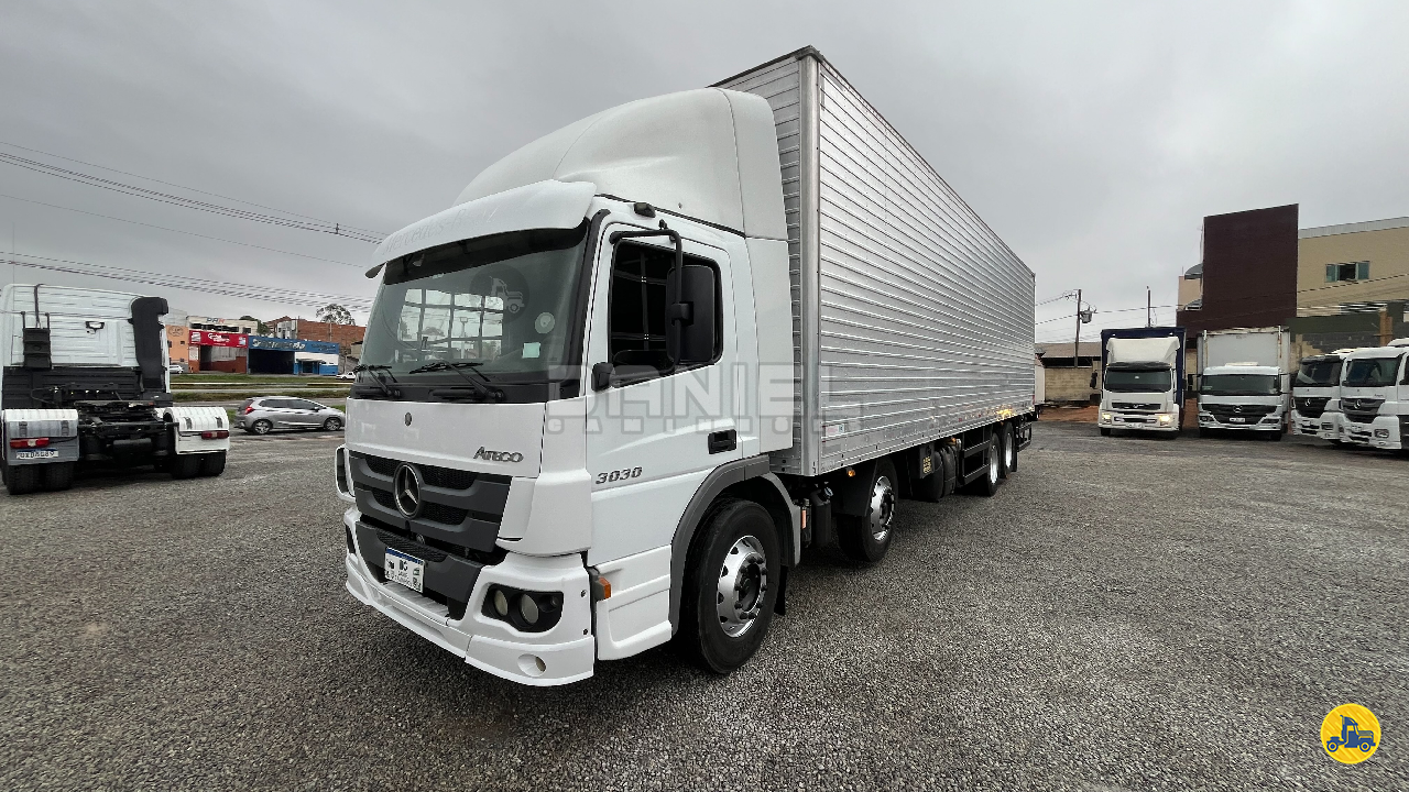 CAMINHAO MERCEDES-BENZ MB 3030 Baú Furgão BiTruck 8x2 Daniel Caminhões DIVINOPOLIS MINAS GERAIS MG