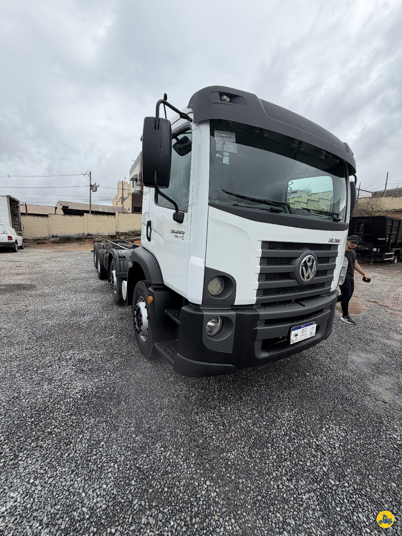 CAMINHAO VOLKSWAGEN VW 30280 Chassis BiTruck 8x2 Daniel Caminhões DIVINOPOLIS MINAS GERAIS MG