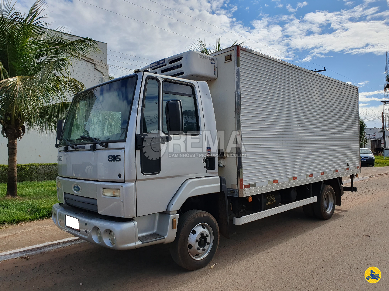 CAMINHAO FORD CARGO 816 Baú Frigorífico 3/4 4x2 Rema Caminhões - MS CAMPO GRANDE MATO GROSSO DO SUL MS