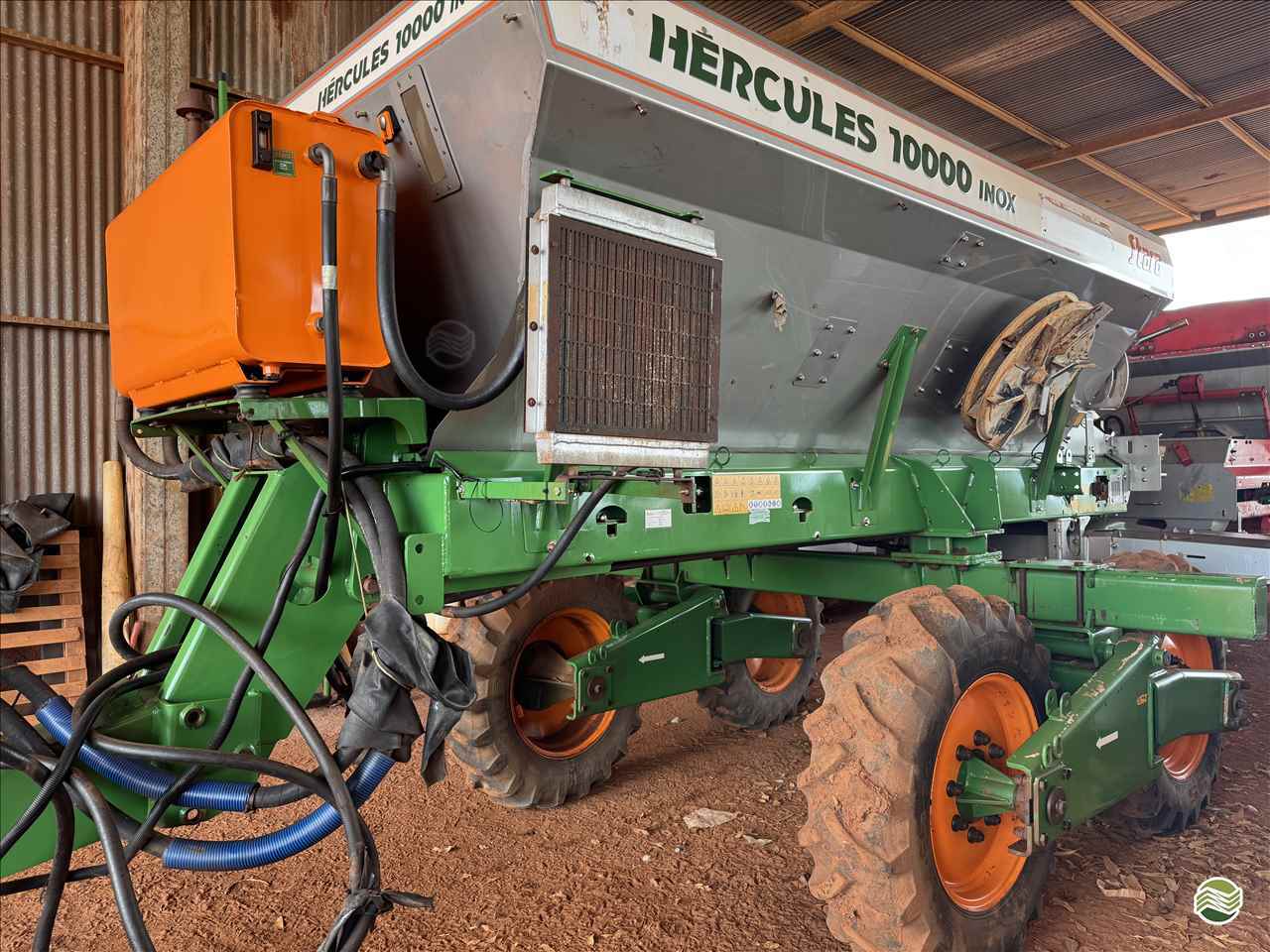 IMPLEMENTOS AGRICOLAS DISTRIBUIDOR CALCÁRIO 10000 Kg GPS Máquinas CAMPO VERDE MATO GROSSO MT