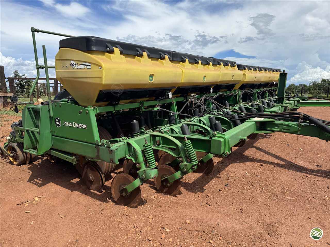 PLANTADEIRA JOHN DEERE PLANTADEIRAS 2122 GPS Máquinas CAMPO VERDE MATO GROSSO MT