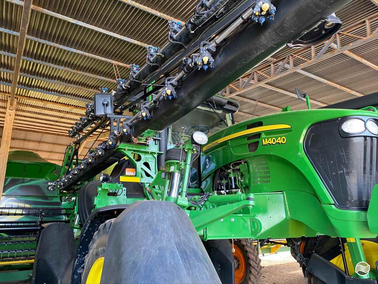 PULVERIZADOR JOHN DEERE JOHN DEERE M4040 Tração 4x4 GPS Máquinas CAMPO VERDE MATO GROSSO MT