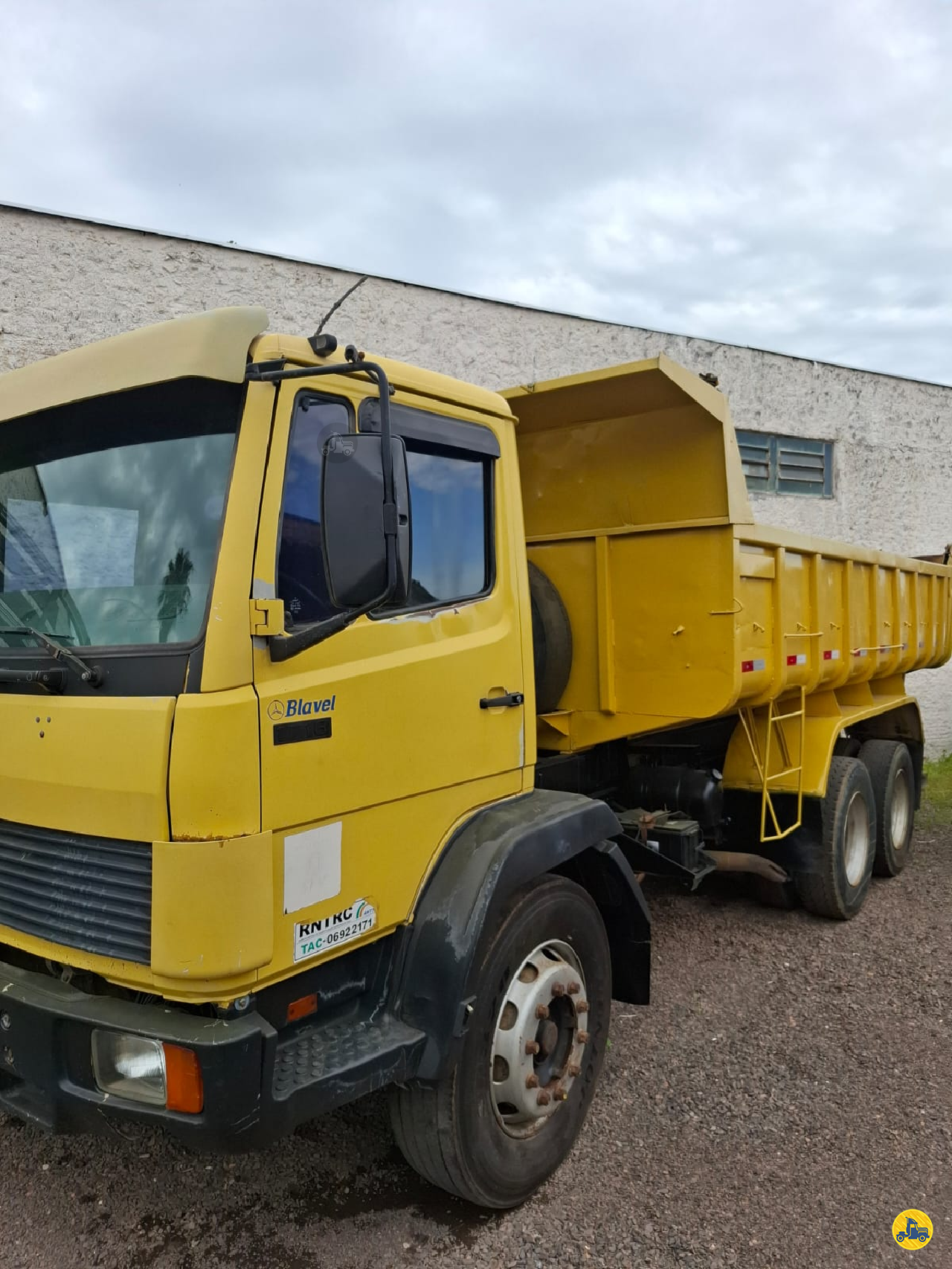 CAMINHAO MERCEDES-BENZ MB 1718 Caçamba Basculante Truck 6x2 Adilson Caminhões PORTO ALEGRE RIO GRANDE DO SUL RS