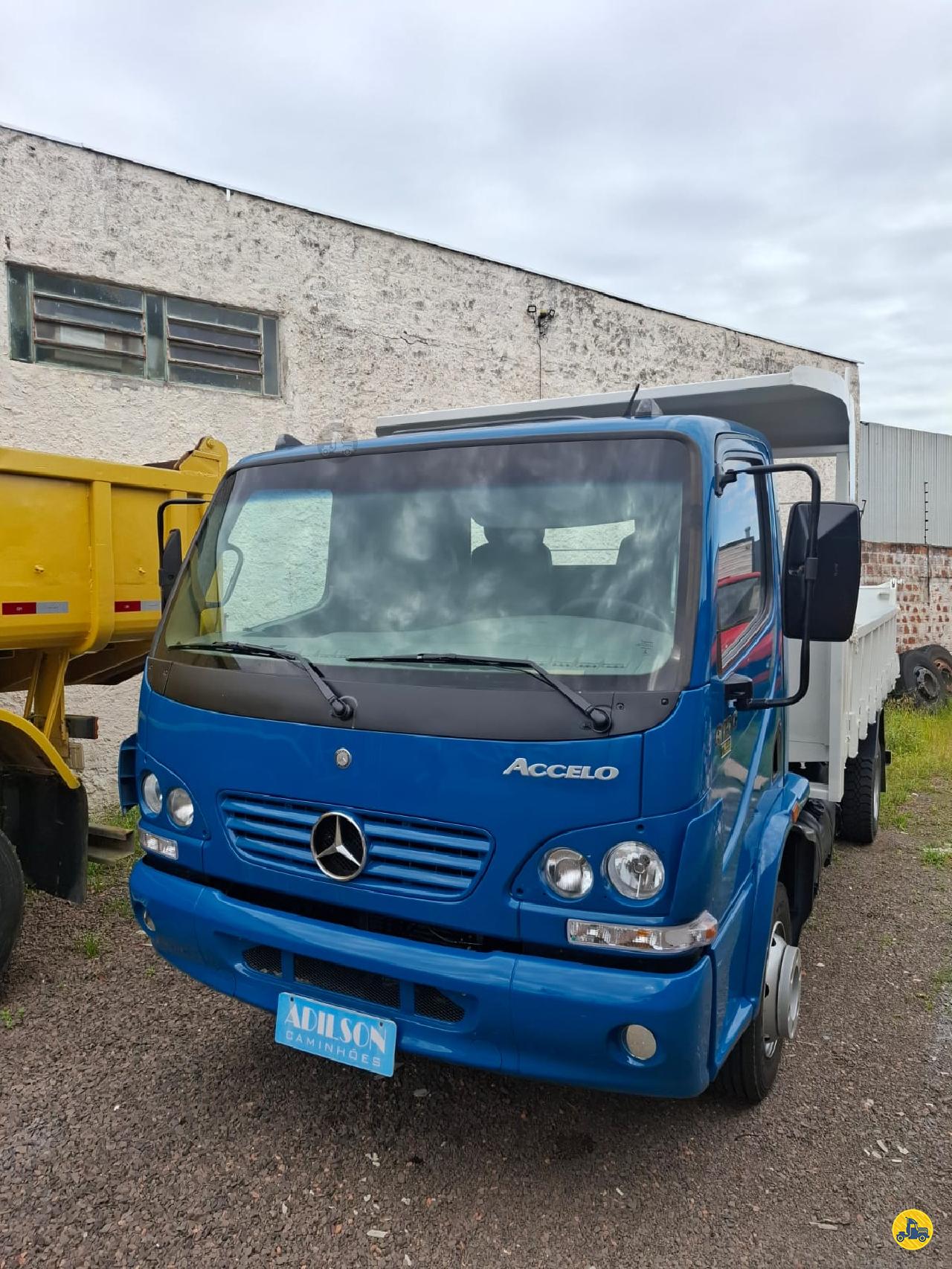 CAMINHAO MERCEDES-BENZ MB 915 Caçamba Basculante 3/4 4x2 Adilson Caminhões PORTO ALEGRE RIO GRANDE DO SUL RS