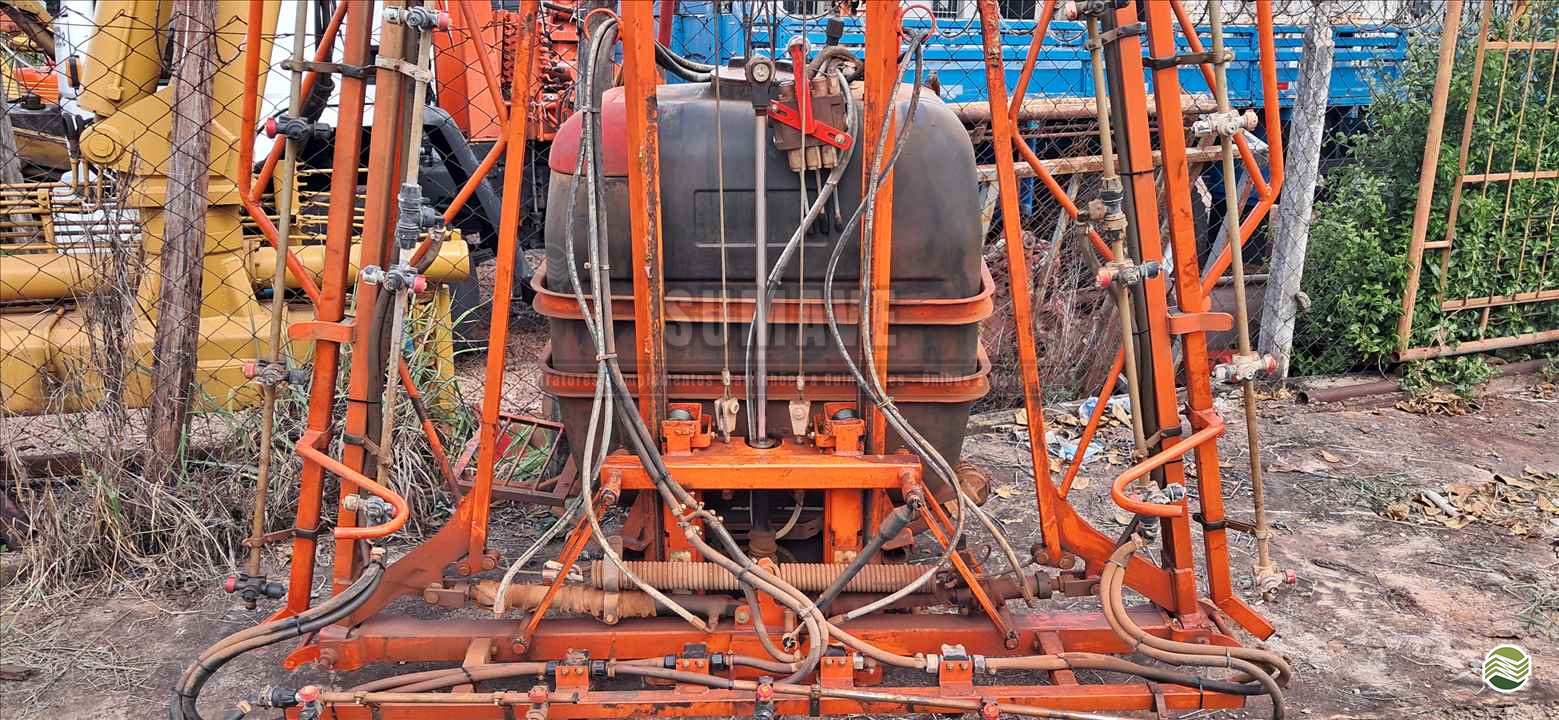 PULVERIZADOR ADVENTURE AGUIA 600 AM 12 H Acoplado Hidráulico Sumaré Máquinas e Veículos SUMARE SÃO PAULO SP