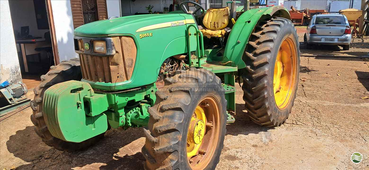 TRATOR JOHN DEERE JOHN DEERE 5055E Tração 4x4 Sumaré Máquinas e Veículos SUMARE SÃO PAULO SP