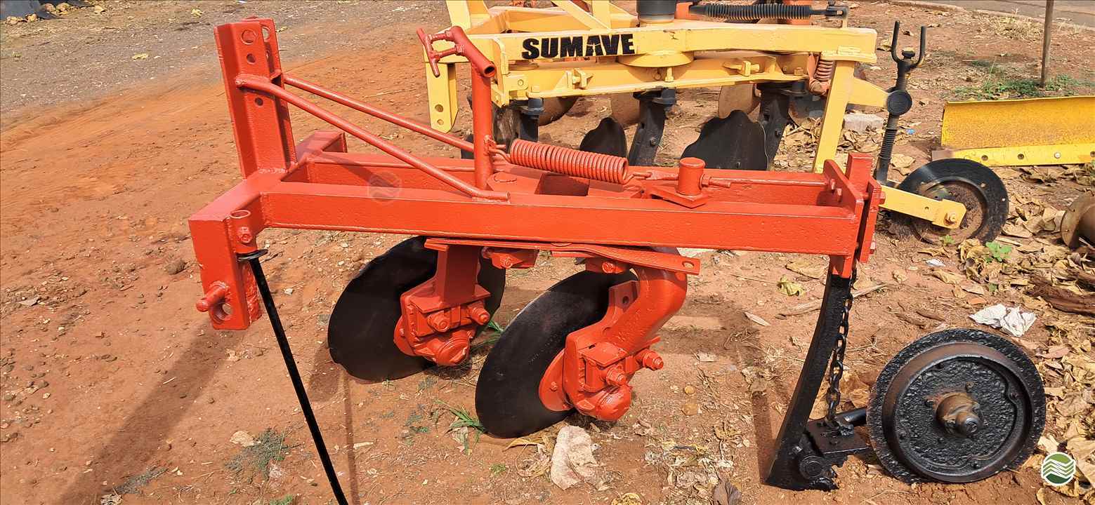 IMPLEMENTOS AGRICOLAS ARADO 2 DISCOS REVERSÍVEL Sumaré Máquinas e Veículos SUMARE SÃO PAULO SP