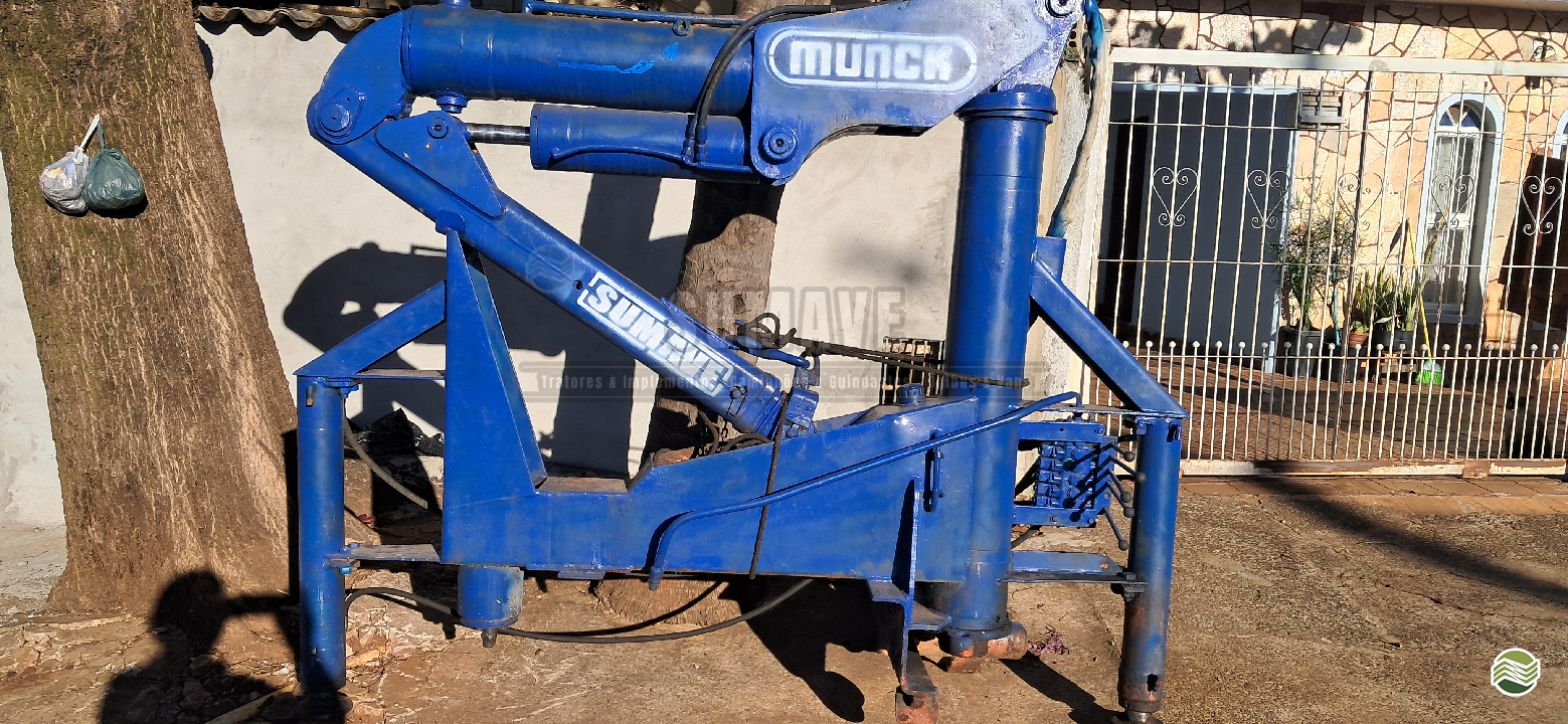 GUINDASTE MUNCK M-640