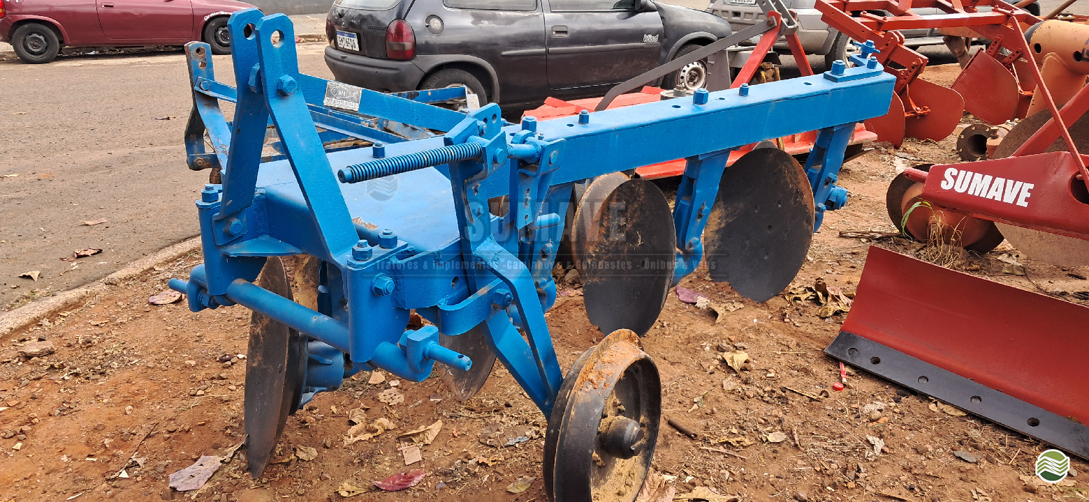 IMPLEMENTOS AGRICOLAS ARADO 4 DISCOS FIXO Sumaré Máquinas e Veículos SUMARE SÃO PAULO SP