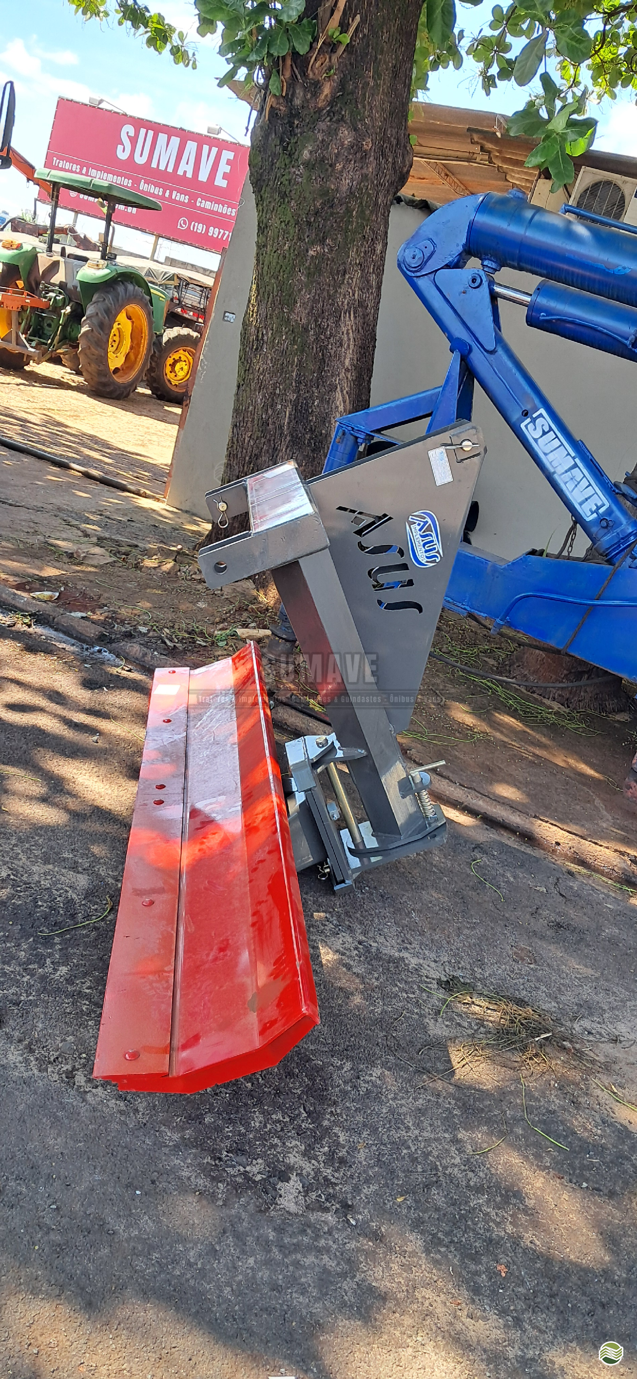 IMPLEMENTOS AGRICOLAS PLAINA NIVELADORA PLAINA HIDRÁULICA TRASEIRA Sumaré Máquinas e Veículos SUMARE SÃO PAULO SP