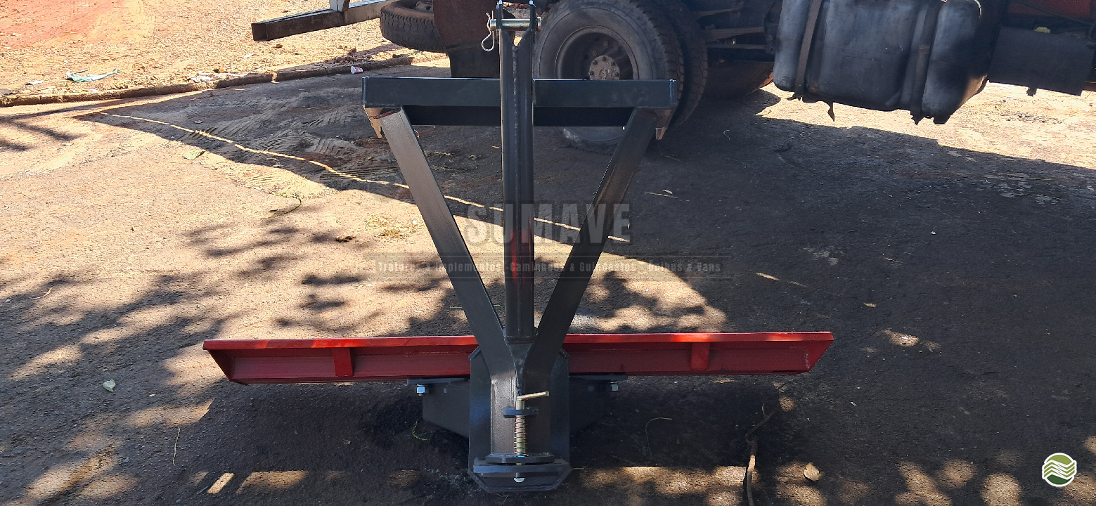 IMPLEMENTOS AGRICOLAS PLAINA NIVELADORA PLAINA HIDRÁULICA TRASEIRA Sumaré Máquinas e Veículos SUMARE SÃO PAULO SP