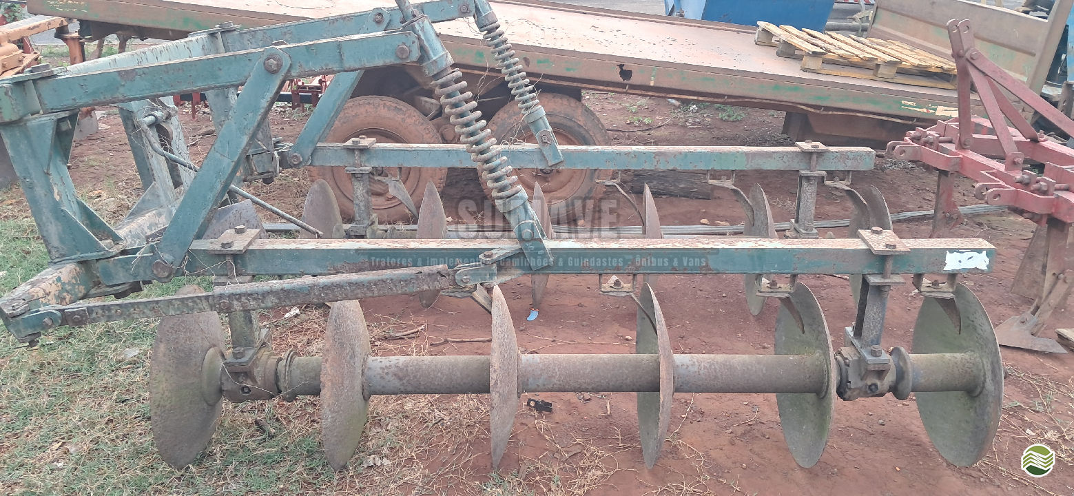 IMPLEMENTOS AGRICOLAS TERRACEADOR 12 DISCOS Sumaré Máquinas e Veículos SUMARE SÃO PAULO SP