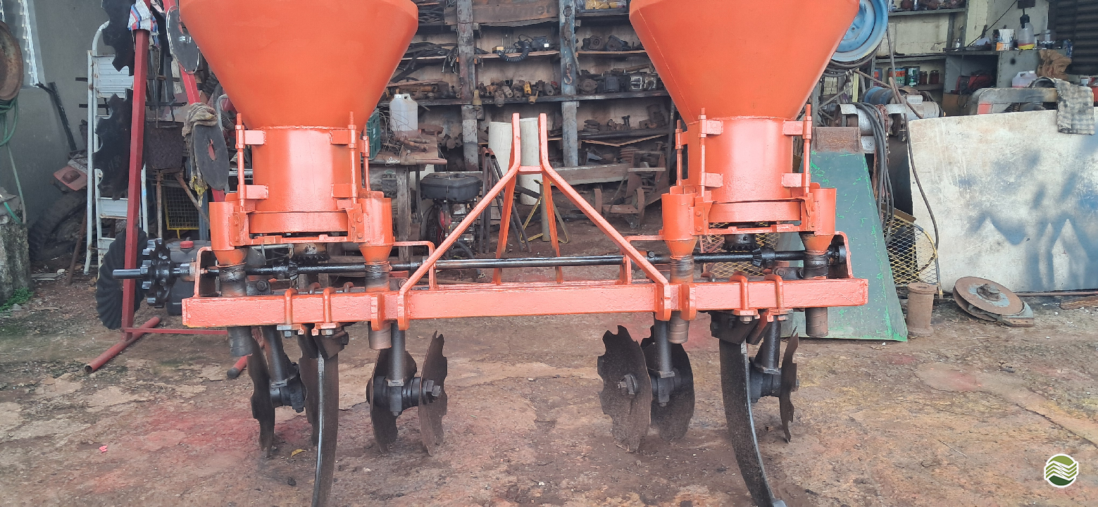 IMPLEMENTOS AGRICOLAS CULTIVADOR 2 LINHAS Sumaré Máquinas e Veículos SUMARE SÃO PAULO SP