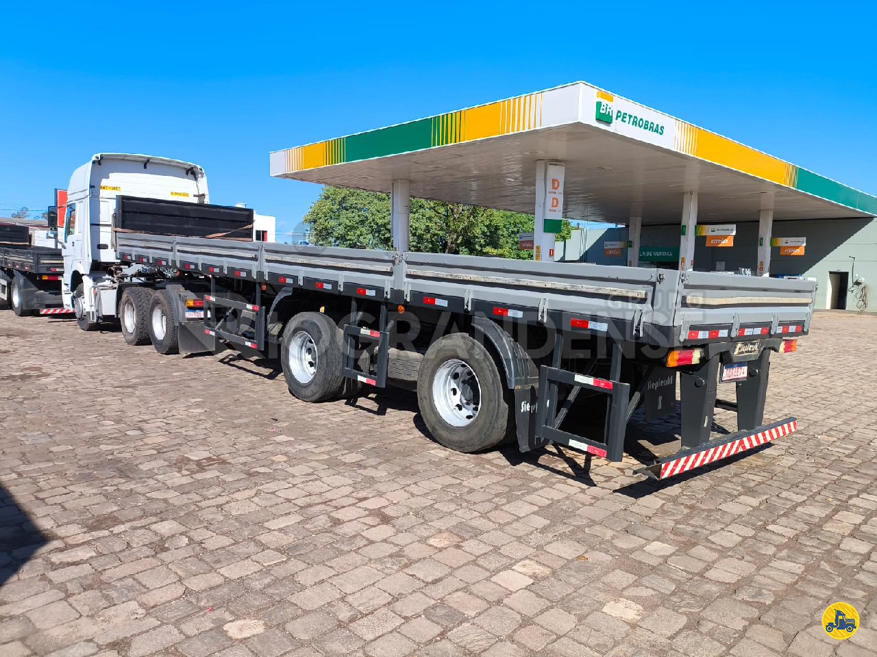 CARRETA SEMI-REBOQUE CARGA SECA Riograndense Implementos Rodoviários - Librelato LAJEADO RIO GRANDE DO SUL RS