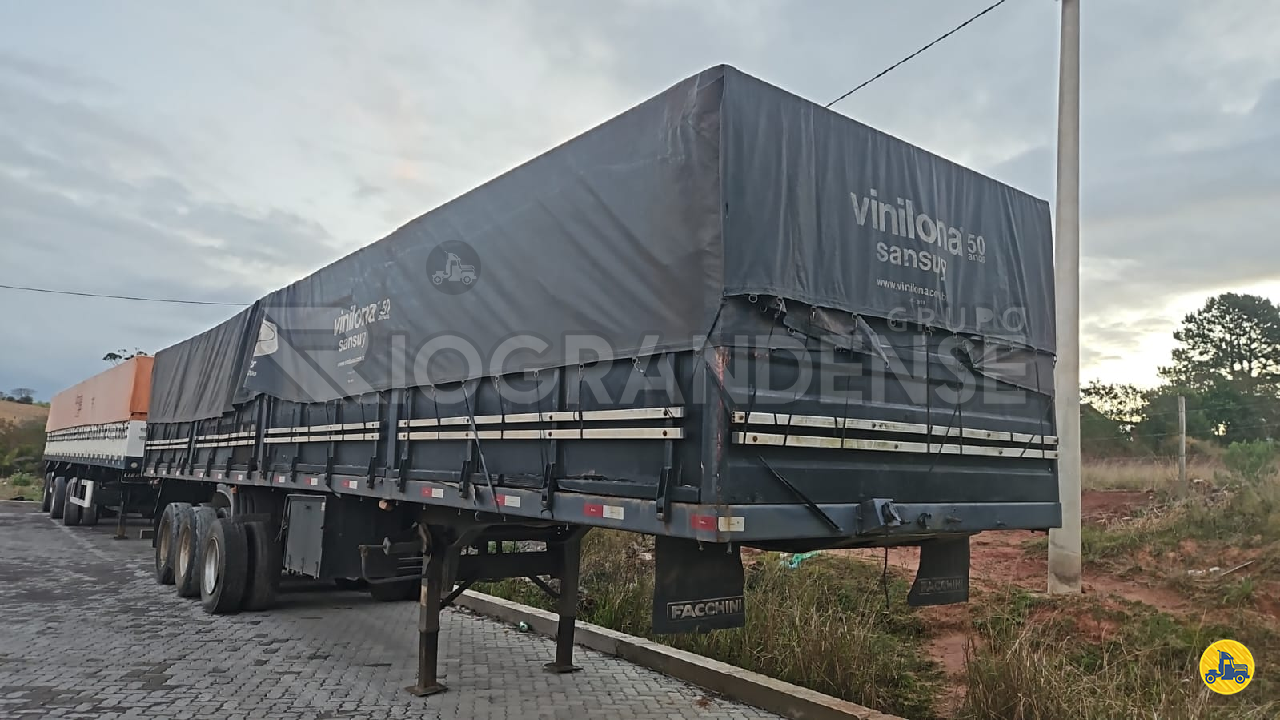 CARRETA SEMI-REBOQUE GRANELEIRO Riograndense Implementos Rodoviários - Librelato LAJEADO RIO GRANDE DO SUL RS