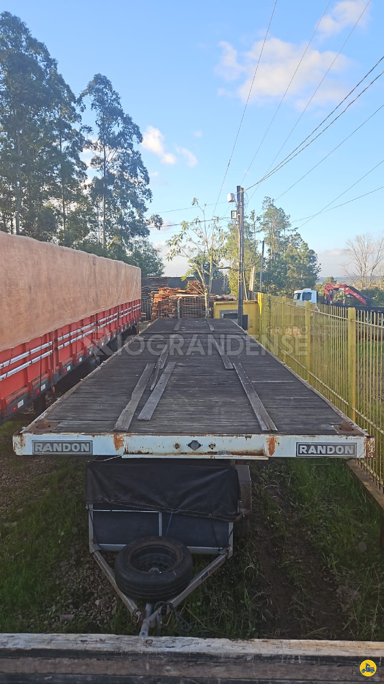 CARRETA SEMI-REBOQUE PORTA-CONTAINER Riograndense Implementos Rodoviários - Librelato LAJEADO RIO GRANDE DO SUL RS