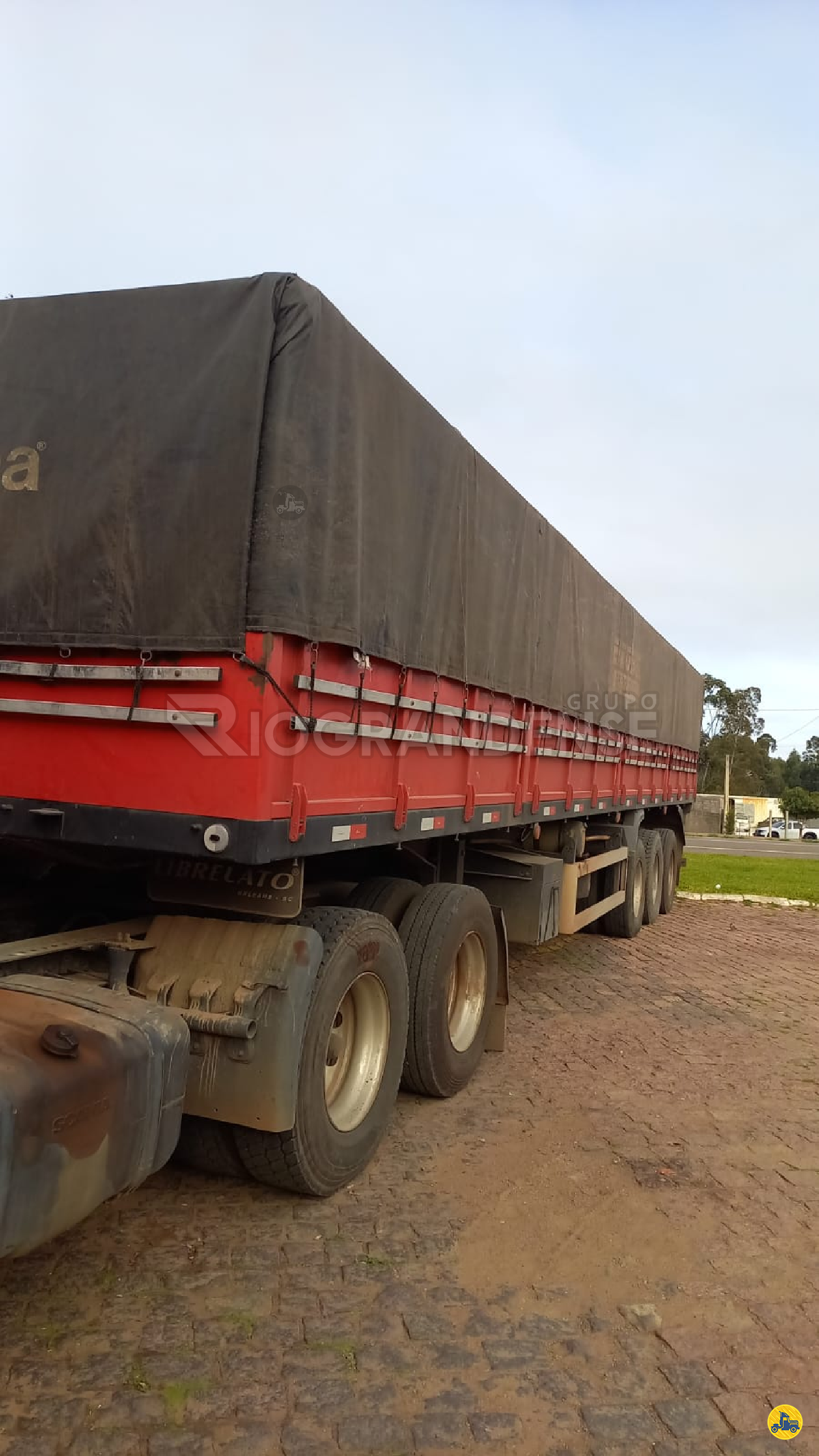 CARRETA SEMI-REBOQUE GRANELEIRO Riograndense Implementos Rodoviários - Librelato LAJEADO RIO GRANDE DO SUL RS