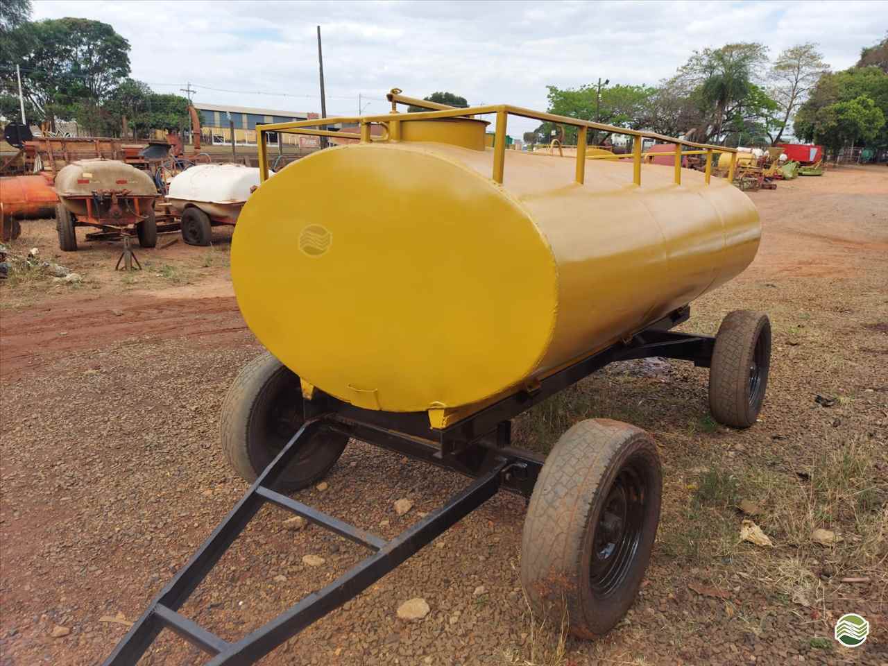 IMPLEMENTOS AGRICOLAS CARRETA TANQUE TANQUE 4000 LITROS Terra Santa Implementos Agrícolas BEBEDOURO SÃO PAULO SP