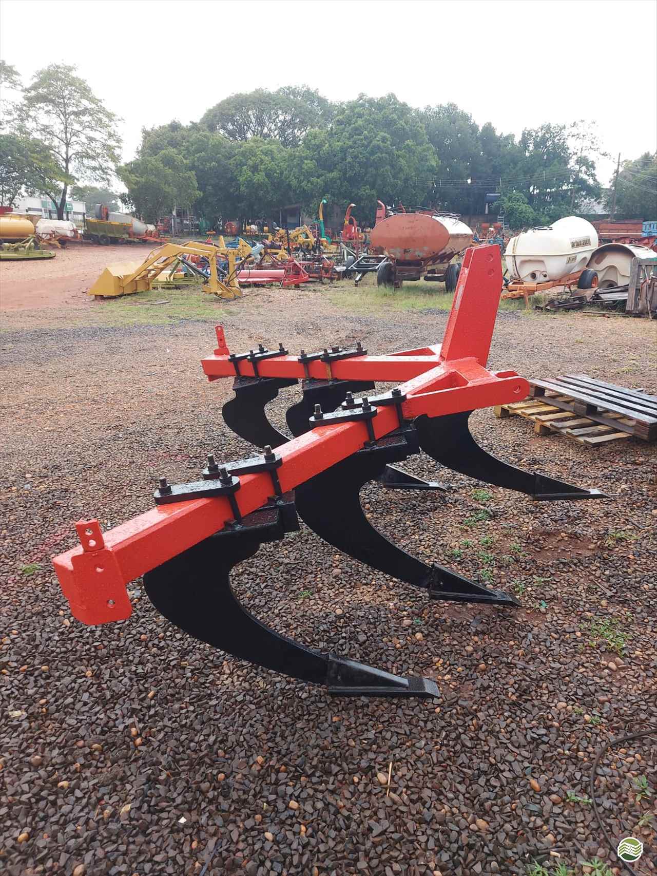 IMPLEMENTOS AGRICOLAS SUBSOLADOR 5 HASTES Terra Santa Implementos Agrícolas BEBEDOURO SÃO PAULO SP