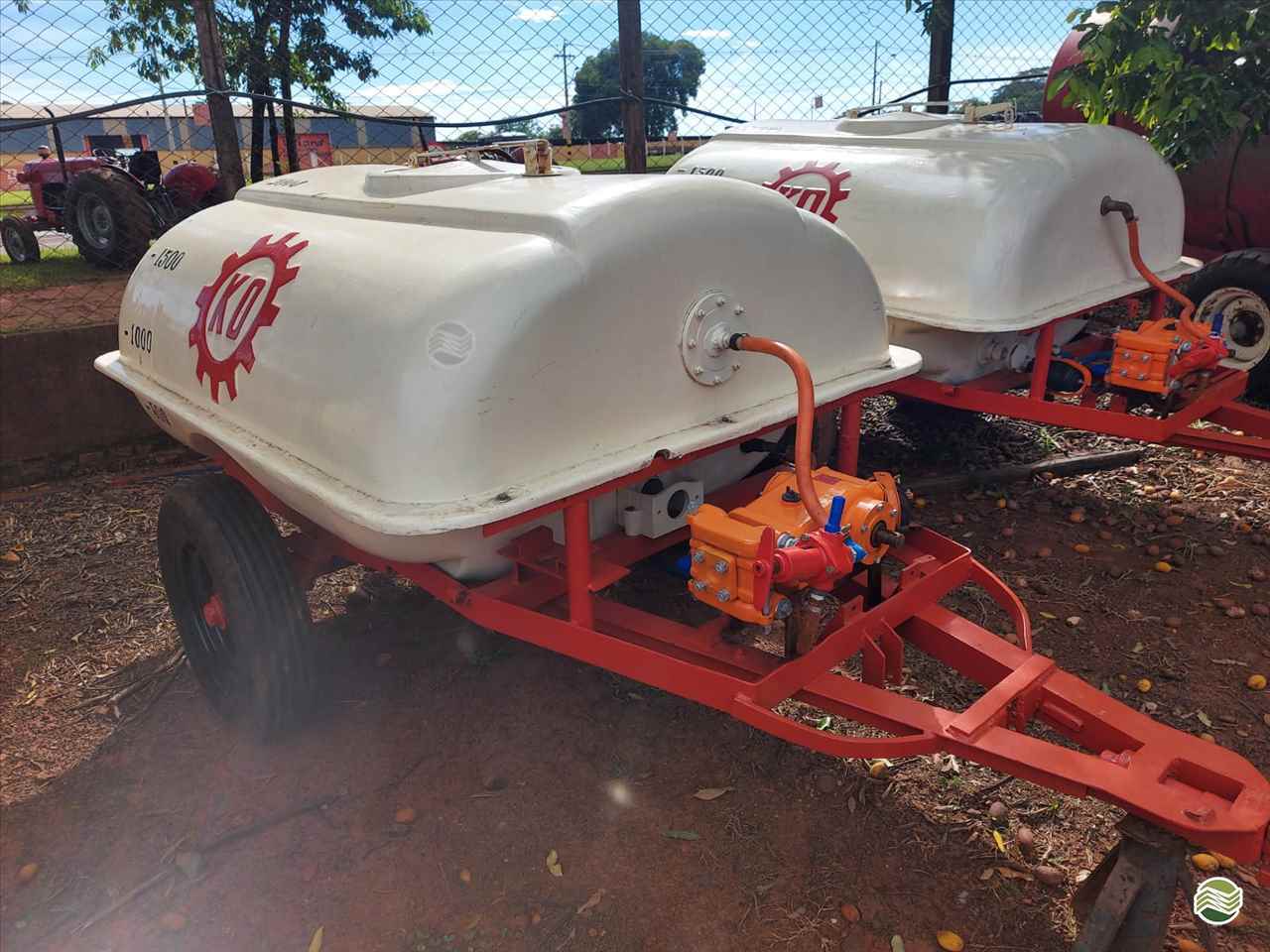 PULVERIZADOR KO KO 2000 Arrasto Terra Santa Implementos Agrícolas BEBEDOURO SÃO PAULO SP