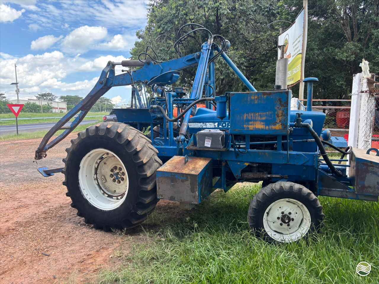 TRATOR FORD FORD 6600 Tração 4x2 Terra Santa Implementos Agrícolas BEBEDOURO SÃO PAULO SP