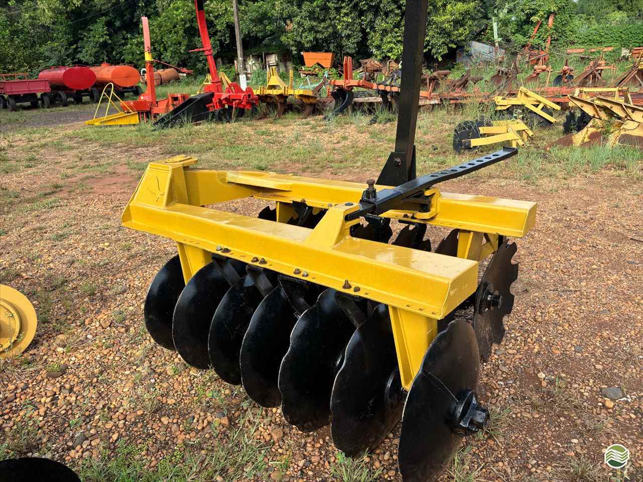 IMPLEMENTOS AGRICOLAS GRADE ARADORA ARADORA 14 DISCOS Terra Santa Implementos Agrícolas BEBEDOURO SÃO PAULO SP