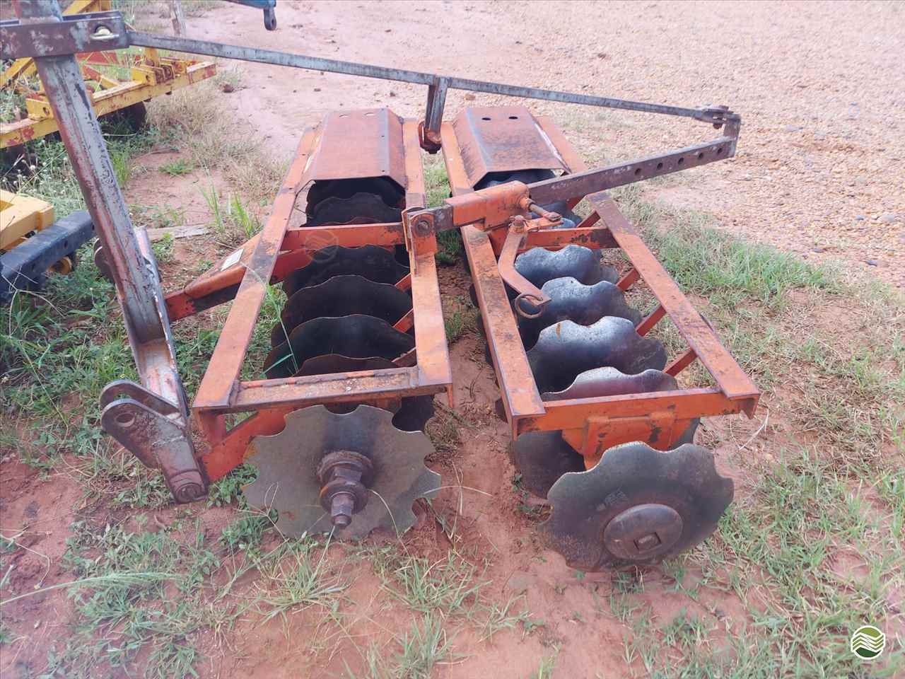 IMPLEMENTOS AGRICOLAS GRADE NIVELADORA NIVELADORA 24 DISCOS Terra Santa Implementos Agrícolas BEBEDOURO SÃO PAULO SP
