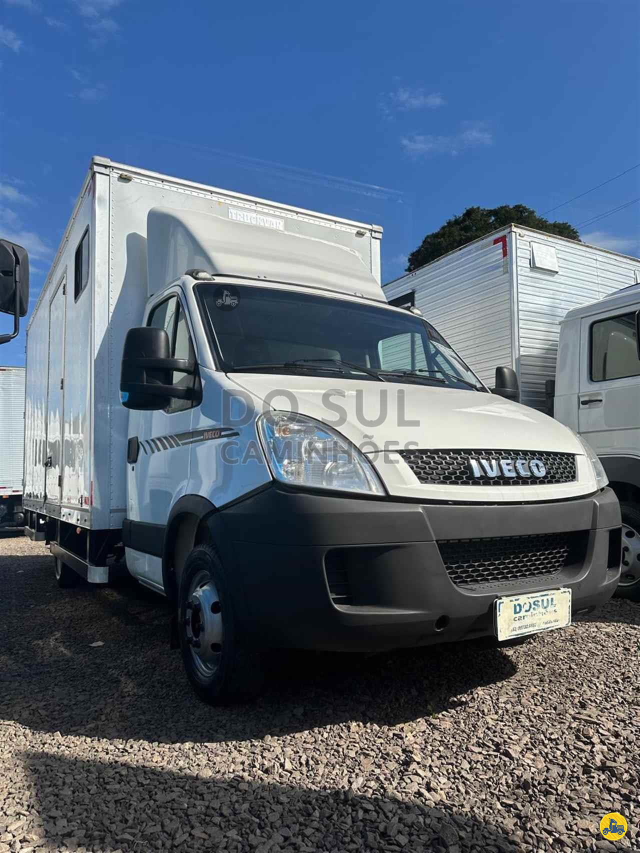 CAMINHAO IVECO DAILY 55c17 Baú Furgão 3/4 4x2 Do Sul Caminhões PORTAO RIO GRANDE DO SUL RS