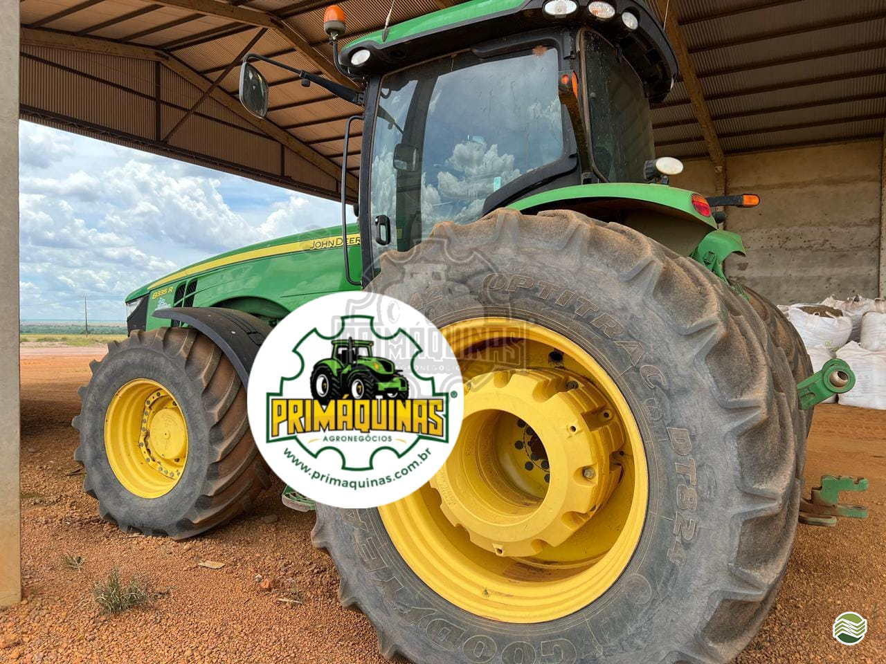 TRATOR JOHN DEERE JOHN DEERE 8335R Tração 4x4 PriMáquinas PRIMAVERA DO LESTE MATO GROSSO MT