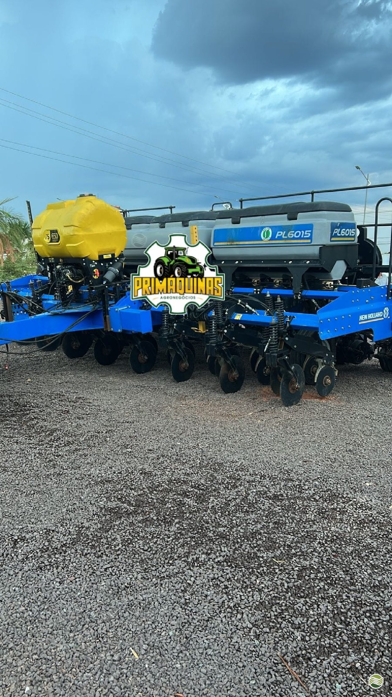PLANTADEIRA NEW HOLLAND PL 6015