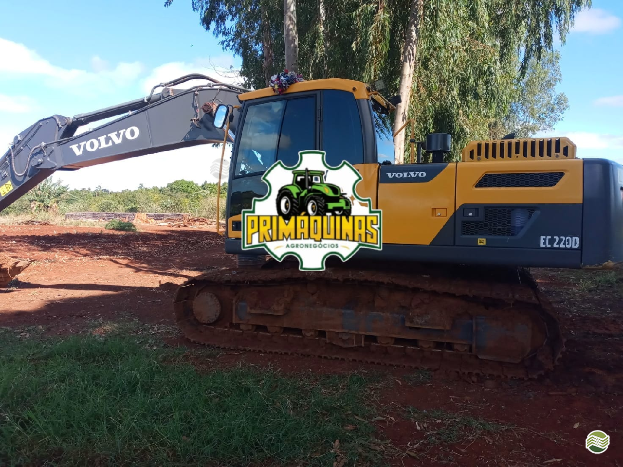 ESCAVADEIRA VOLVO EC220 PriMáquinas PRIMAVERA DO LESTE MATO GROSSO MT