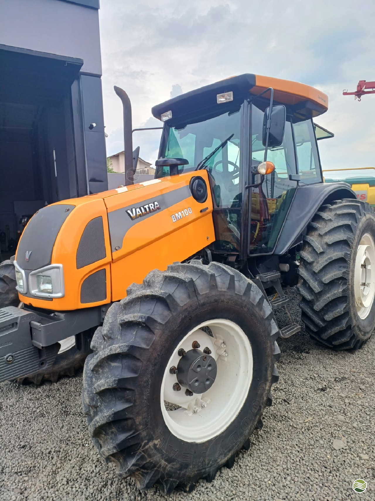 TRATOR VALTRA VALTRA BM 100 Tração 4x4 D.K Agronegócios - Máquinas e Implementos Agrícolas PRUDENTOPOLIS PARANÁ PR