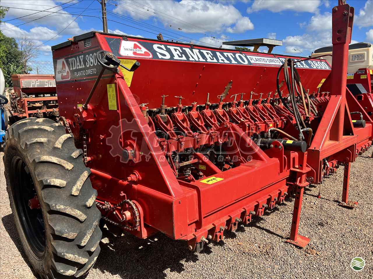 SEMEADEIRA SEMEATO TDAX 3800 Tornado Tratores CAMPO MOURAO PARANÁ PR