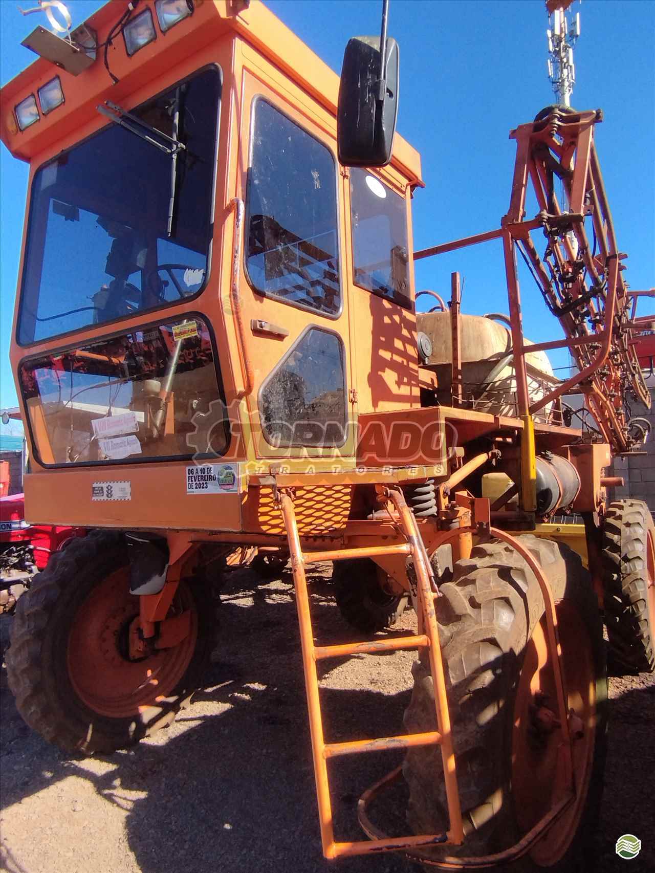 PULVERIZADOR JACTO UNIPORT 2000 Tração 4x2 Tornado Tratores CAMPO MOURAO PARANÁ PR