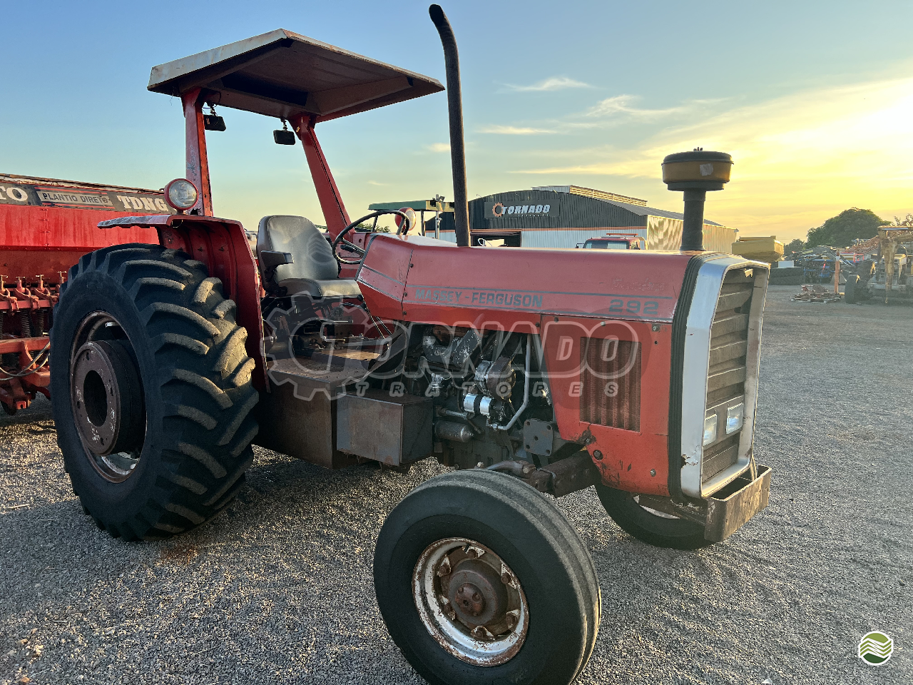 TRATOR MASSEY FERGUSON MF 292 Tração 4x2 Tornado Tratores CAMPO MOURAO PARANÁ PR