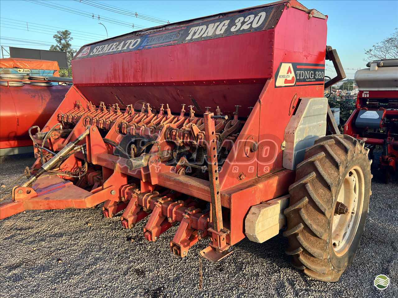 SEMEADEIRA SEMEATO TDNG 320 Tornado Tratores CAMPO MOURAO PARANÁ PR