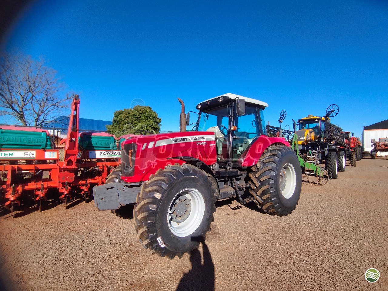 TRATOR MASSEY FERGUSON MF 7140 Tração 4x4 Tornado Tratores CAMPO MOURAO PARANÁ PR