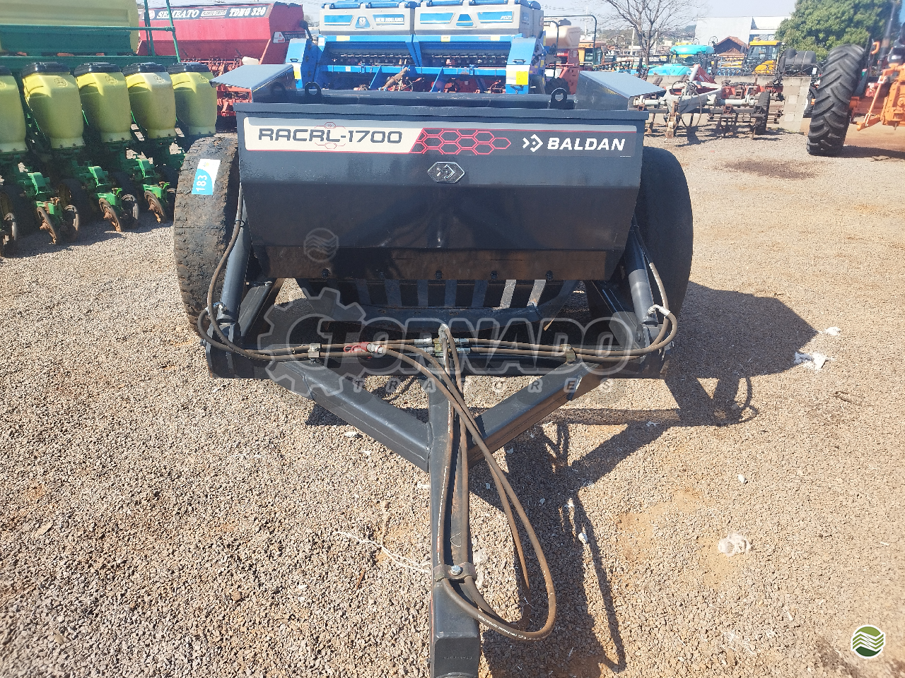 IMPLEMENTOS AGRICOLAS SCRAPER RASPADEIRA AGRÍCOLA Tornado Tratores CAMPO MOURAO PARANÁ PR