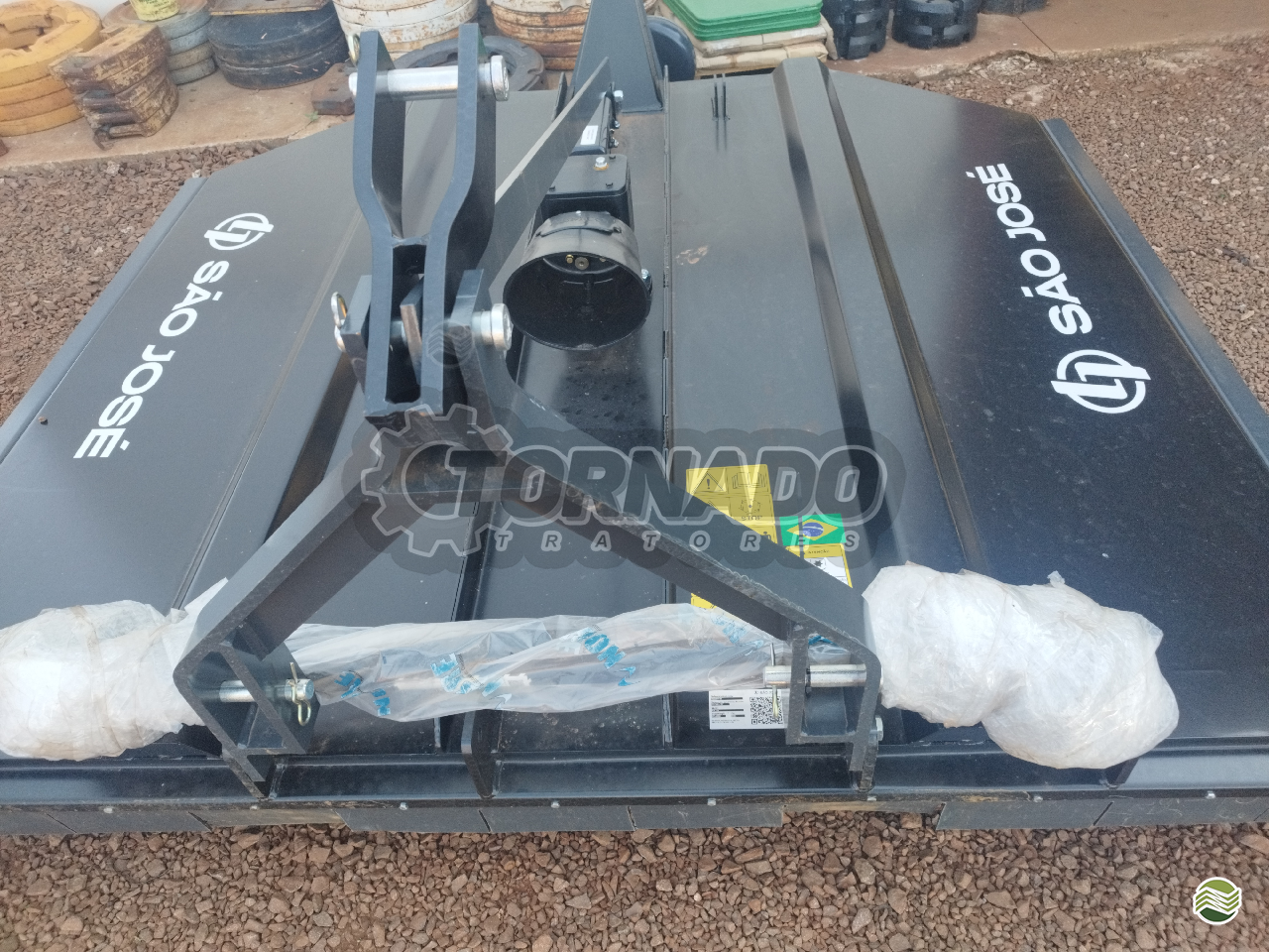 IMPLEMENTOS AGRICOLAS ROCADEIRA ROCADEIRA HIDRÁULICA Tornado Tratores CAMPO MOURAO PARANÁ PR