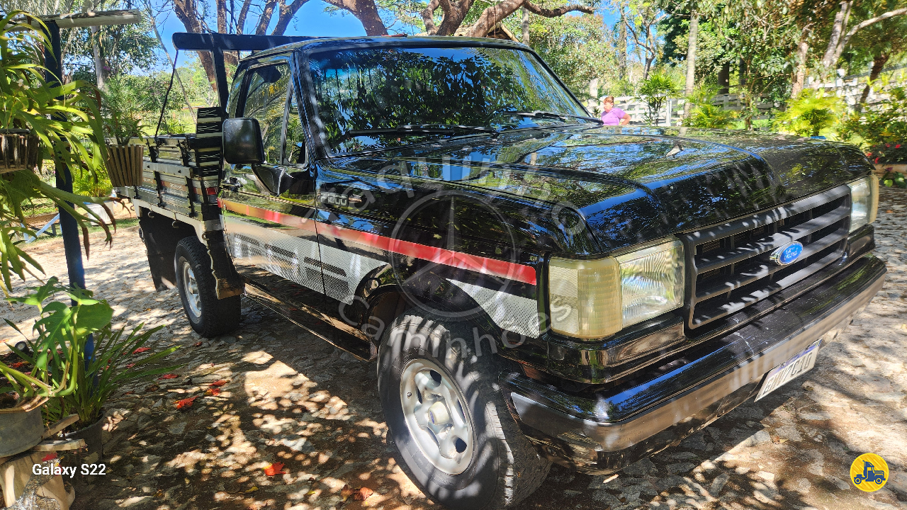 UTILITARIOS FORD F1000 S Taquinho Caminhões DIVINOPOLIS MINAS GERAIS MG