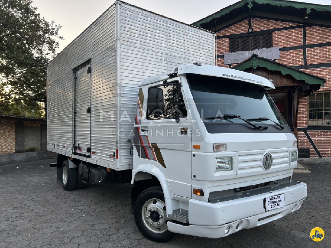 CAMINHAO VOLKSWAGEN VW 8140 Baú Furgão 3/4 4x2 Marcolla Caminhões BLUMENAU SANTA CATARINA SC