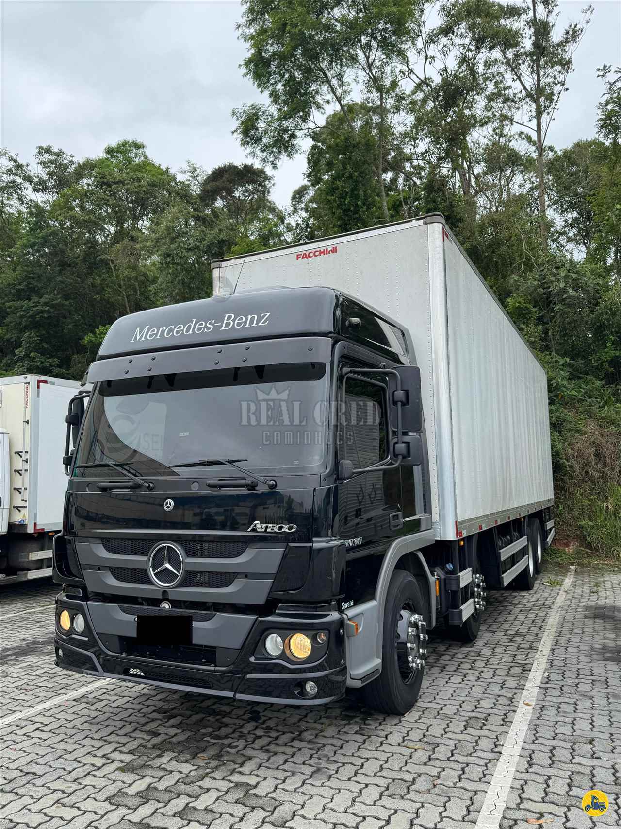CAMINHAO MERCEDES-BENZ MB 3030 Baú Furgão BiTruck 8x2 Real Cred Caminhões PIEDADE SÃO PAULO SP